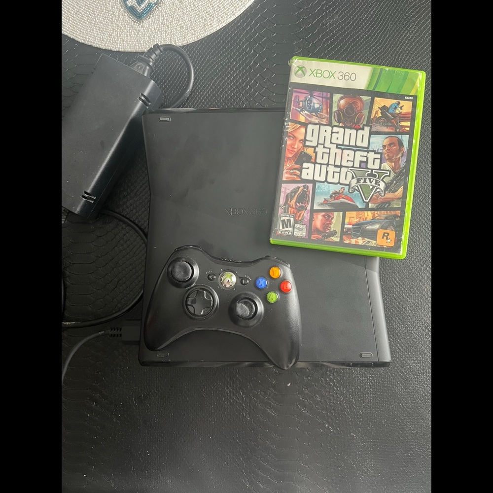 360 Console Bundle with Black Controller and Game